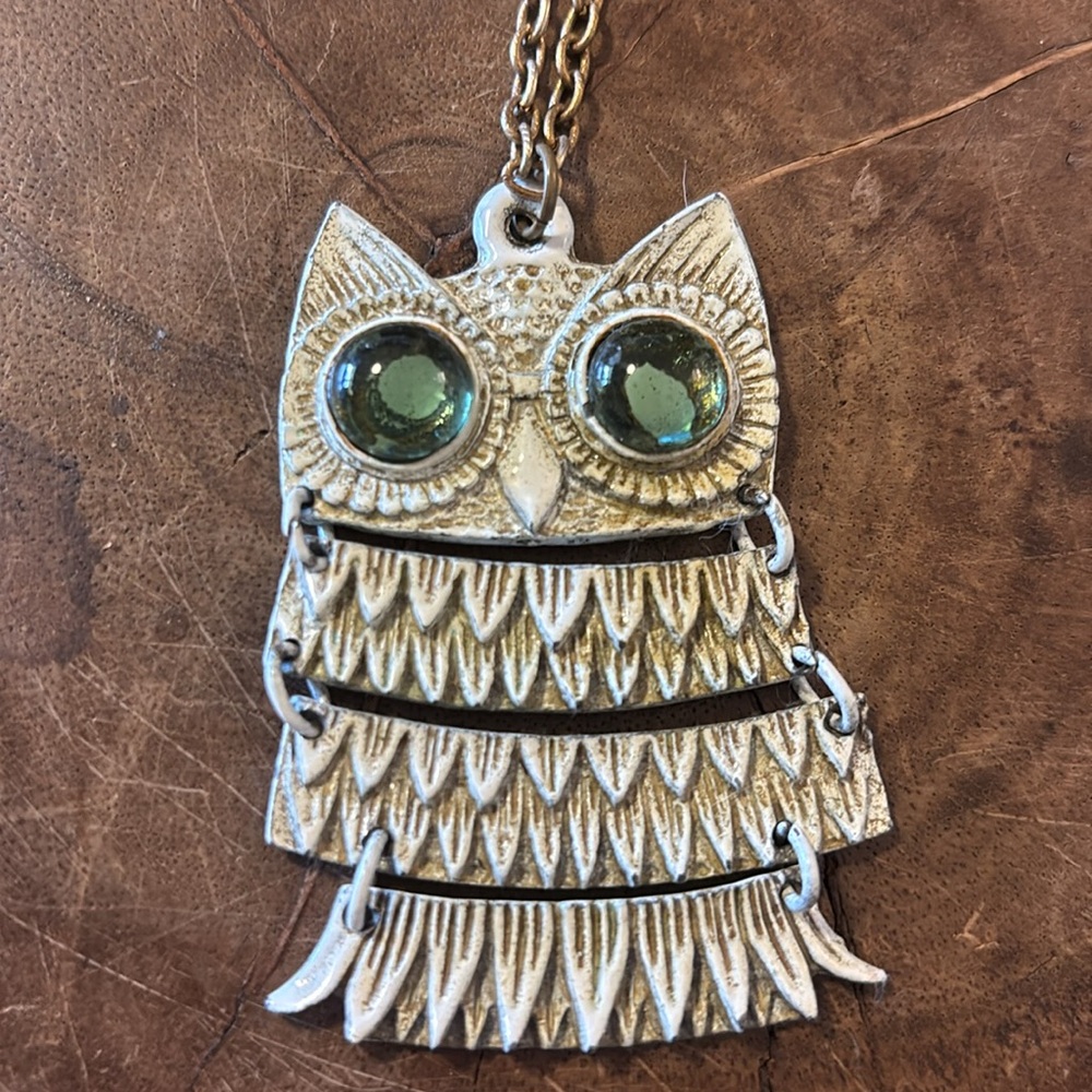 Vintage Gold Tone Owl Pendant Necklace Green Eyes Boho